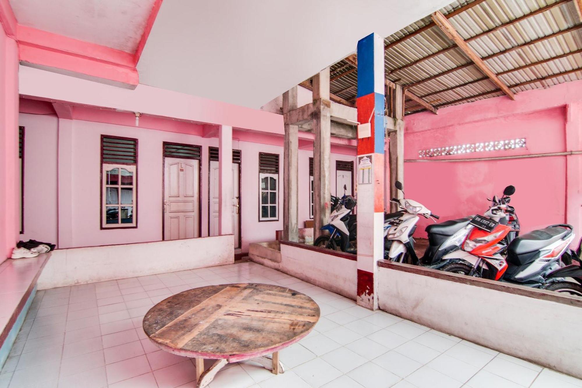 פקאנבארו Spot On 91858 Raja Homestay Syariah מראה חיצוני תמונה
